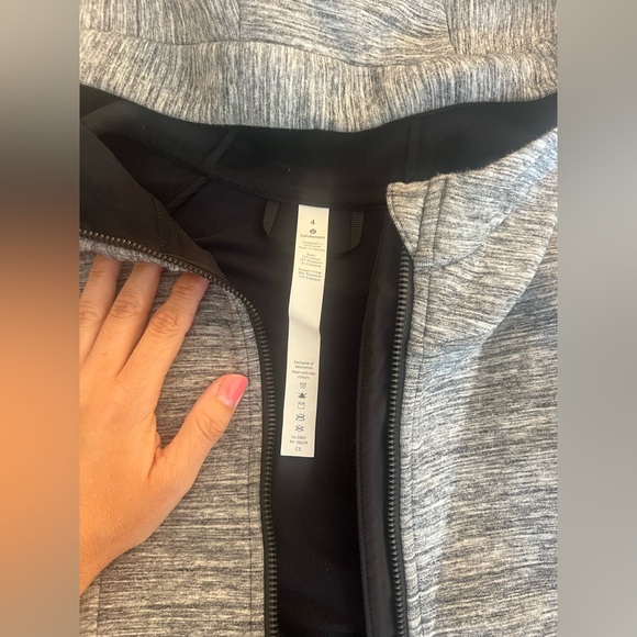 Pick your path jacket lululemon zip up jacket size 4 worn once! - Picture 8 of 8